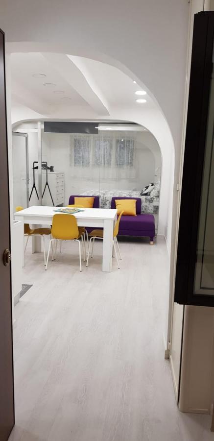 Holiday House Fieravecchia Салерно Екстериор снимка
